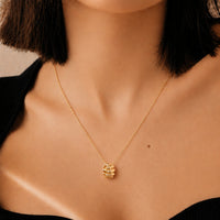 Golden Groove Chain Pendant