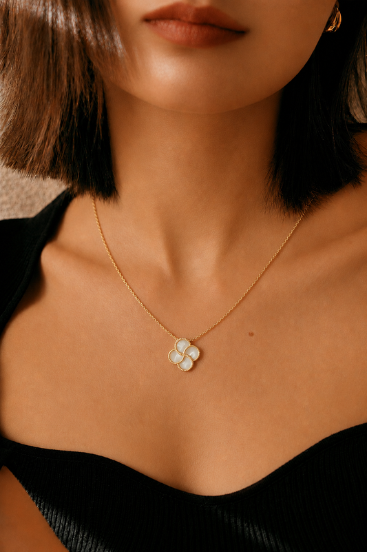 Moonpetal Chain Pendant Gold