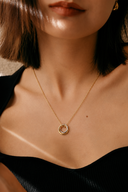 Three Seasons Chain Pendant Gold